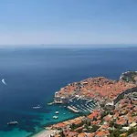 Ostrea Apartman *